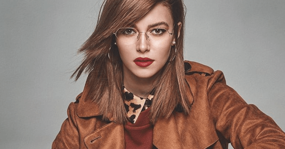 Στιγμές οικογενειακής ευτυχίας για την Εβελίνα Σκίτσκο | Με την κόρη της στο πανέμορφα στολισμένο σαλόνι της