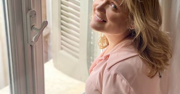 Τέλος τα ξανθά μαλλιά για την Μαρία Καβογιάννη | Η τεράστια αλλαγή στην εμφάνισή της που την έκανε αγνώριστη