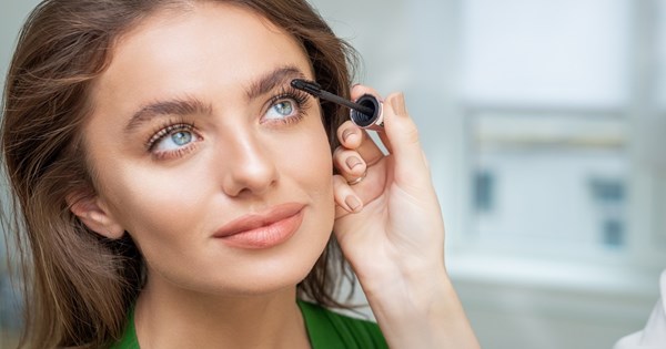 Το μυστικό των makeup artists για εντυπωσιακές βλεφαρίδες που ελάχιστοι γνωρίζουν