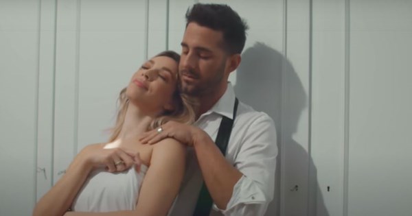 Γαρυφαλλιά Καληφώνη | Διαψεύδει ότι έχει σχέση με τον Γιώργο Λιβάνη