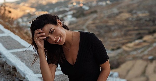 Η Τόνια Σωτηροπούλου υιοθέτησε το nail trend που αγαπούν οι πιο κομψές γυναίκες τώρα