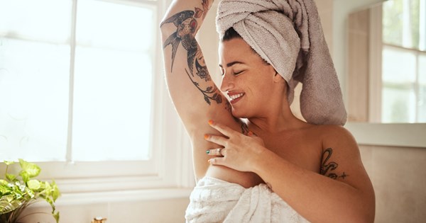 Βρήκαμε το αποσμητικό-σύμμαχο που δεν πρέπει να λείπει από την τσάντα σου