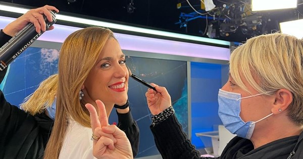 Η Εύα Αντωνοπούλου υιοθέτησε το καρέ κούρεμα, που κολακεύει όλες τις γυναίκες