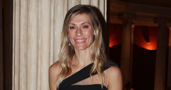 Αγνώριστη η Ζέτα Δούκα | Το νέο καστανό hair look με αφέλειες που μας ξάφνιασε