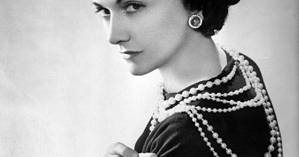 Το μυστικό της Coco Chanel για να διαρκεί το άρωμα όλη τη μέρα