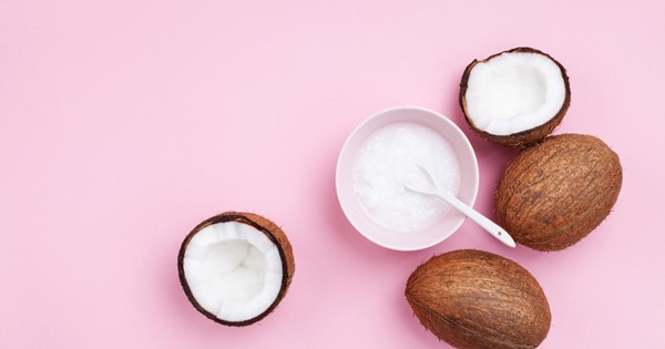 5 συνταγές για DIY μάσκες μαλλιών με λάδι καρύδας