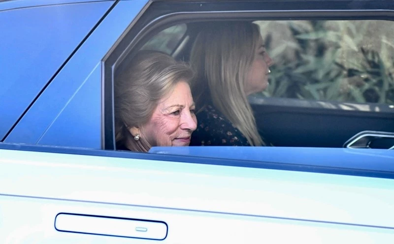 Το μοναδικό μέλος της οικογένειας Ντε Γκρες που απουσίασε από το μνημόσυνο του τέως βασιλιά Κωνσταντίνου