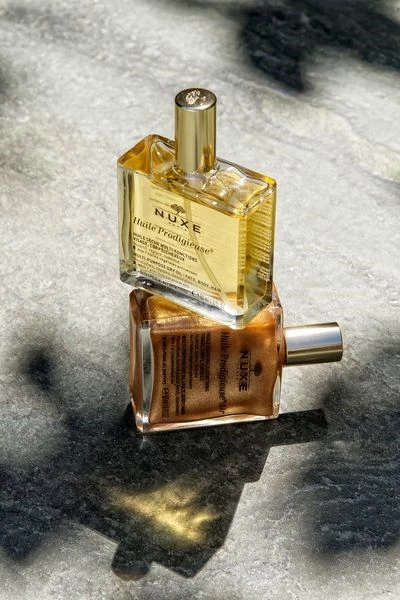 Το μυστικό των beauty editors για λαμπερό πρόσωπο, σώμα και μαλλιά