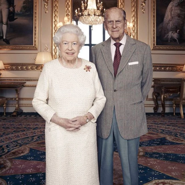Κάνε περιήγηση στο παλάτι του Buckingham από τον καναπέ σου