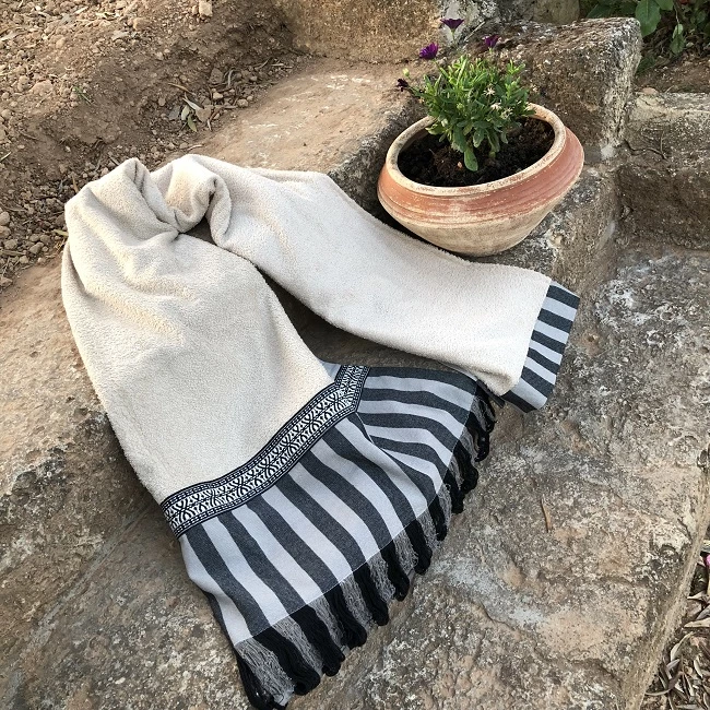 Petra Beach Towels | Xειροποίητες πετσέτες θαλάσσης εμπνευσμένες από την Ελληνική παράδοση