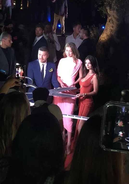 Gigi Hadid, Kate Moss & Emily Ratajkowski στη Μύκονο: Δες τα looks τους στο μεγάλο πάρτι στο Nammos Village! - εικόνα 2