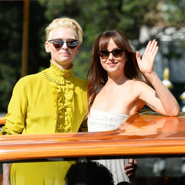 Couple goals | Το διάσημο ζευγάρι του Hollywood «ενώθηκε» με ένα κοινό tattoo!