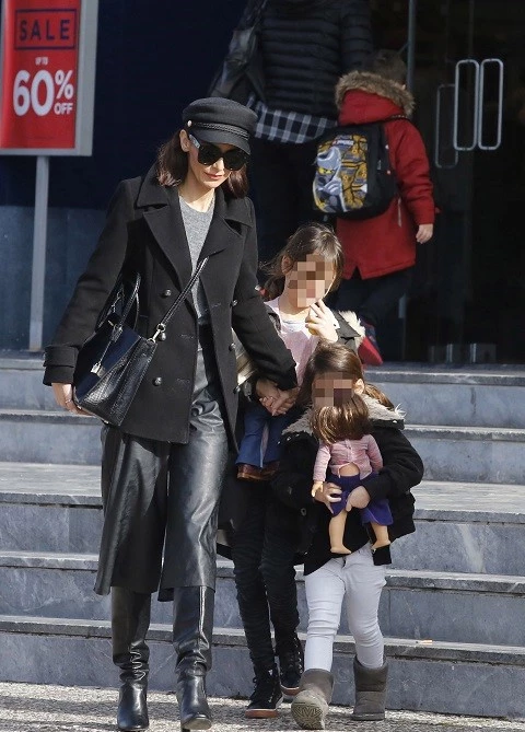 Their Style Rocks | Δες την Μπέττυ Μαγγίρα σε έξοδο με τις κόρες της