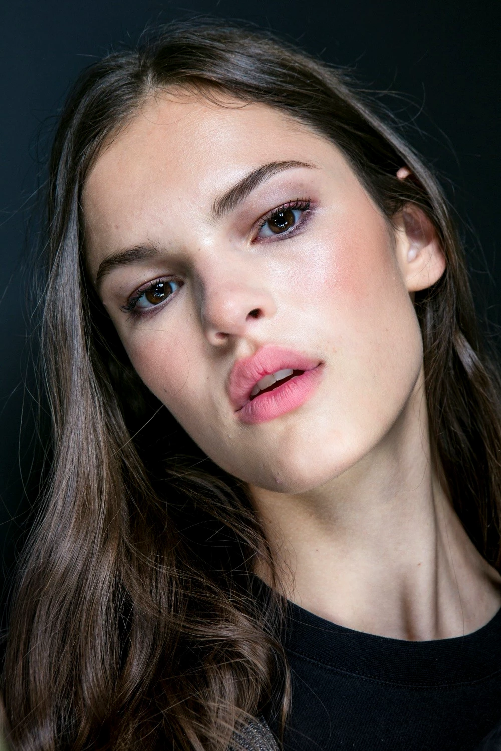 Beauty FAQs | Μαύροι κύκλοι, πότε λήγουν τα καλλυντικά, η σωστή απόχρωση μέικ απ και άλλα