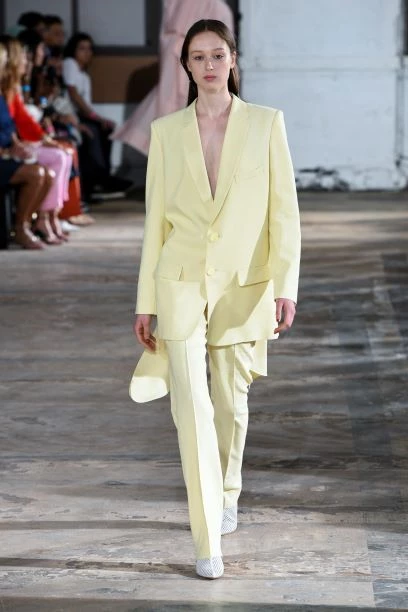 Πώς να φορέσεις το μαγιό σου το φθινόπωρο | 5 stylish σύνολα