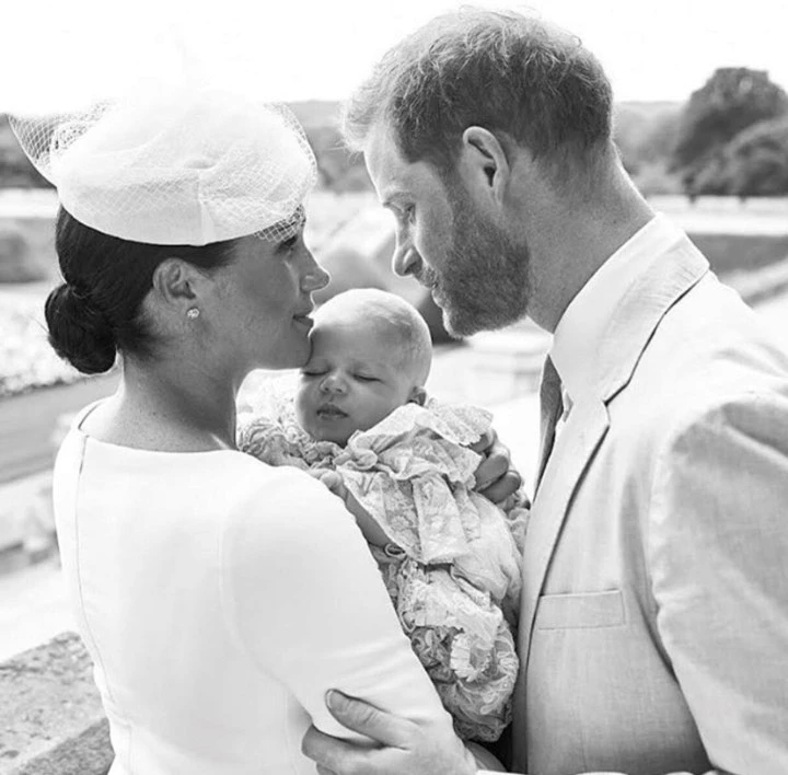 Meghan Markle- Prince Harry | Οι πρώτες φωτογραφίες από την βάφτιση του μωρού τους