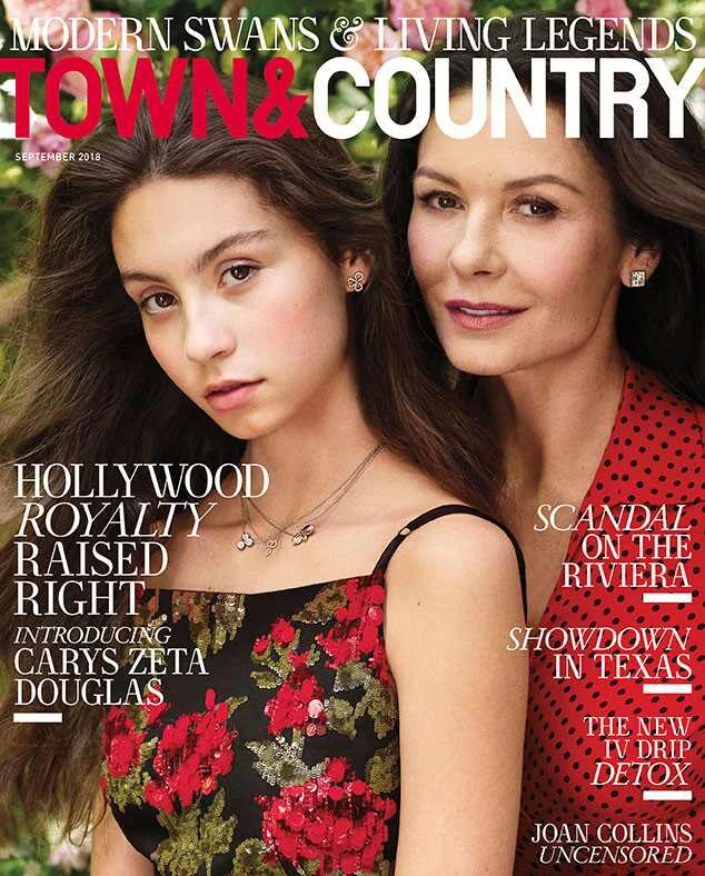 Το εξώφυλλο της Catherine Zeta-Jones με την κόρη της που πρέπει να δεις