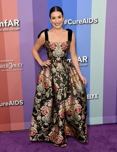 Οι celebrities που βρέθηκαν στο μοβ χαλί του amfAR στο Λος Άντζελες - εικόνα 2