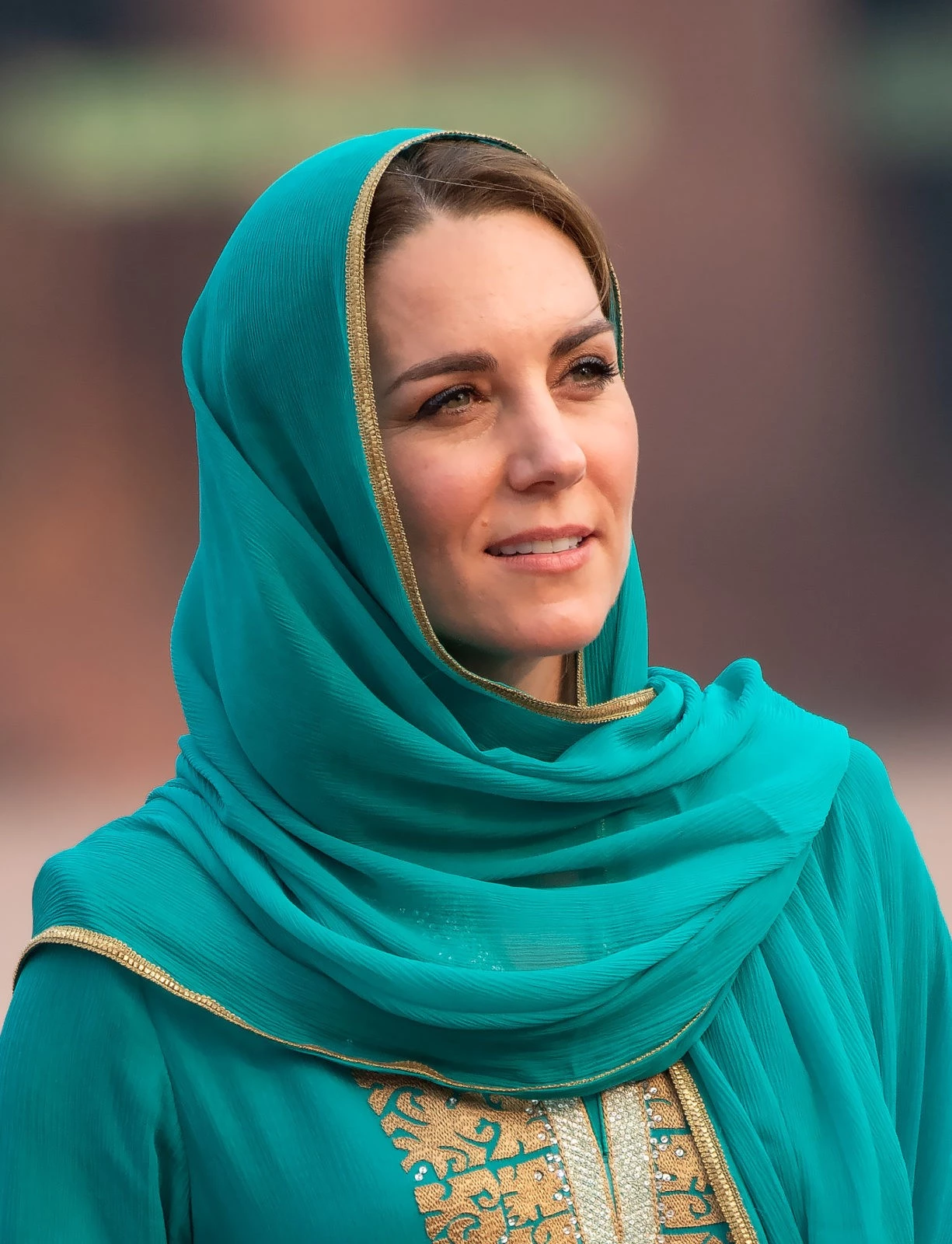Kate Middleton | Oι άψογες εμφανίσεις της φορώντας το παραδοσιακό ένδυμα του Πακιστάν - εικόνα 2