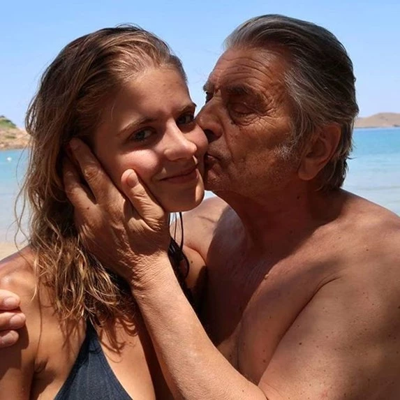 Δανάη Μιχαλάκη | 10 φωτογραφίες της «Δρόσως» από τις «Άγριες Μέλισσες» - εικόνα 9