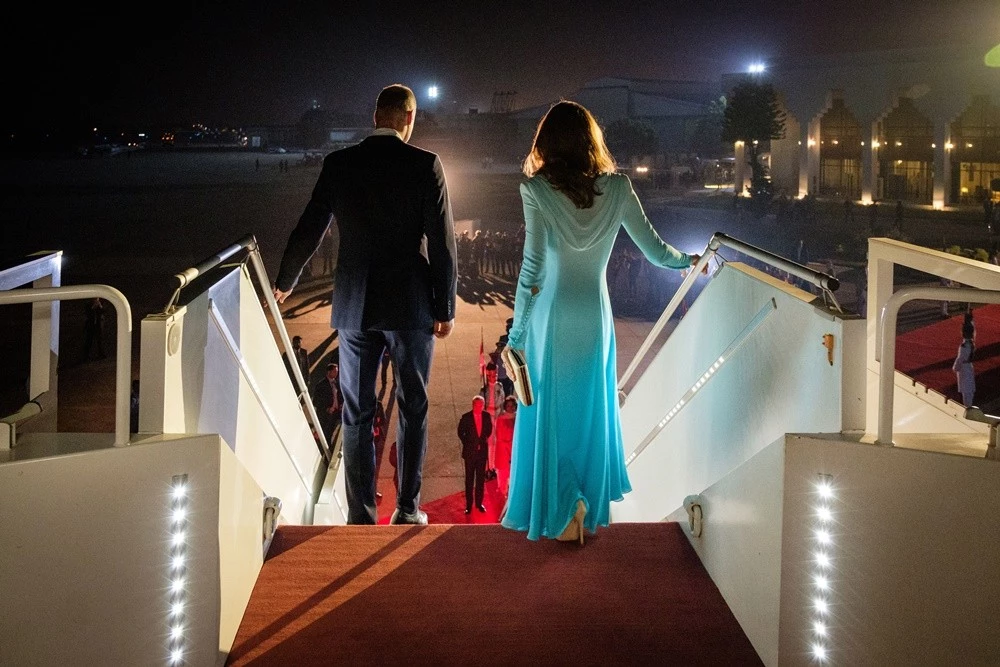 Kate Middleton - Πρίγκιπας William | Ξεκίνησε η περιοδεία τους στο Πακιστάν