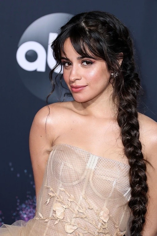 Τα 5 beauty looks που ξεχωρίσαμε στα American Music Awards 2019 - εικόνα 2