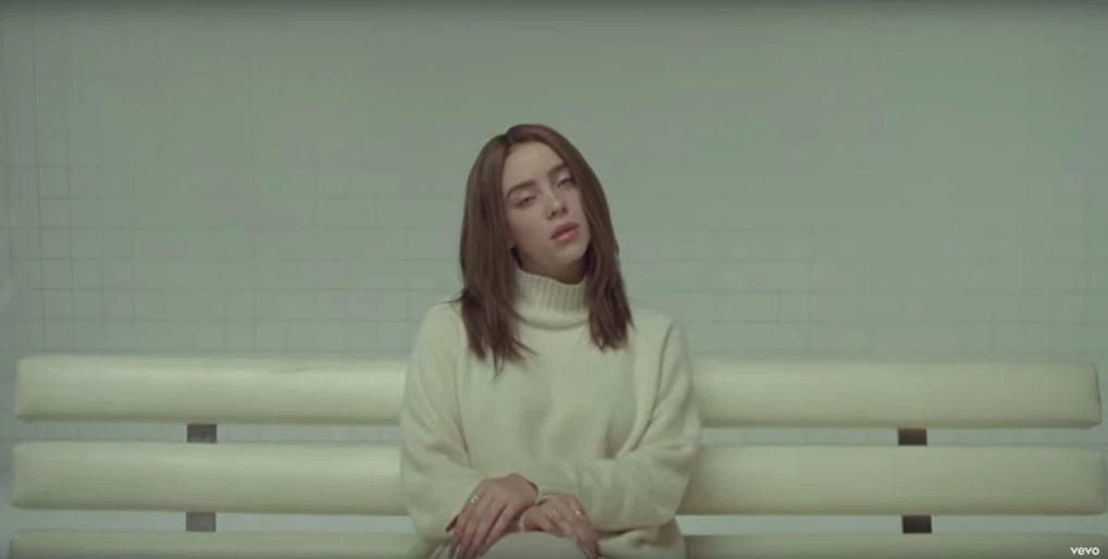 Η Billie Eilish έκανε την πιο απρόσμενη αλλαγή στα μαλλιά της