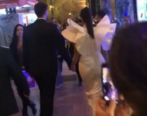 Ο luxury γάμος της κόρης του Καίσαρη με Βέλγο επιχειρηματία και το νυφικό υπερπαραγωγή που δίχασε - εικόνα 2