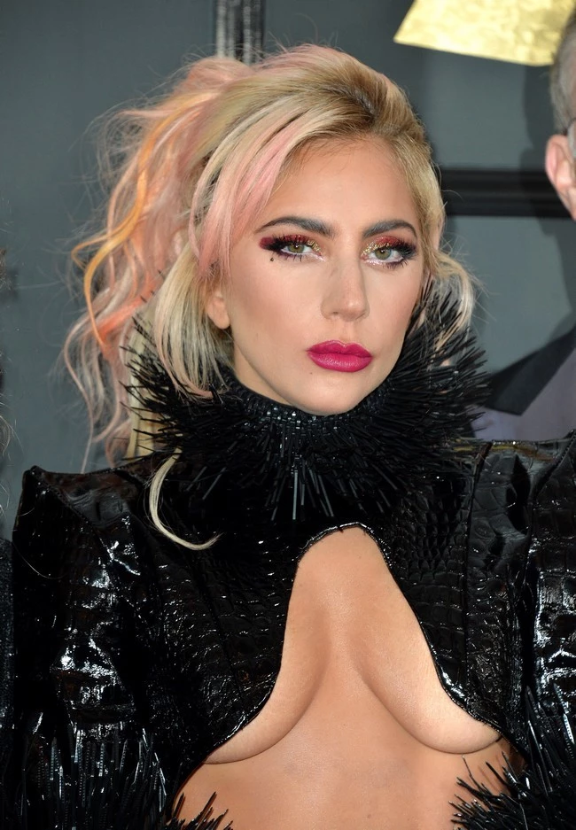 Βραβεία Grammy | Θυμόμαστε τα καλύτερα beauty looks των τελευταίων ετών - εικόνα 6