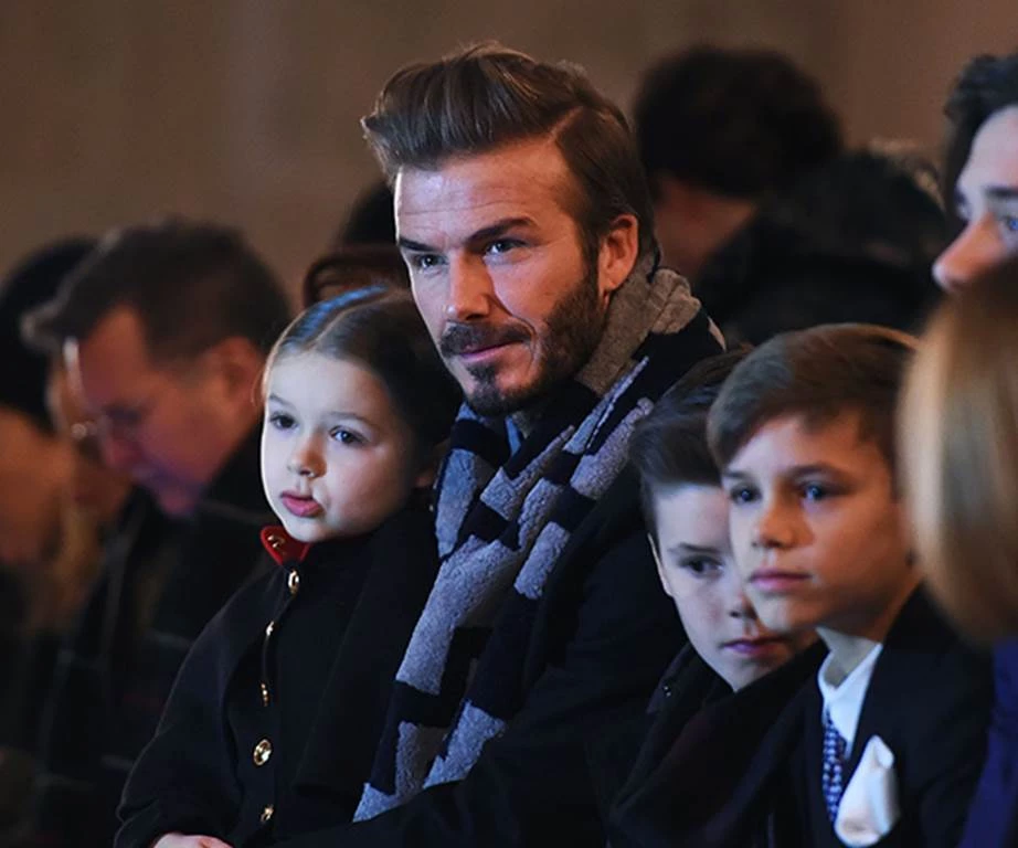 Οι Beckham’s στηρίζουν τη Victoria | Όλες οι φορές που η οικογένεια βρέθηκε στο front row της σχεδιάστριας - εικόνα 5