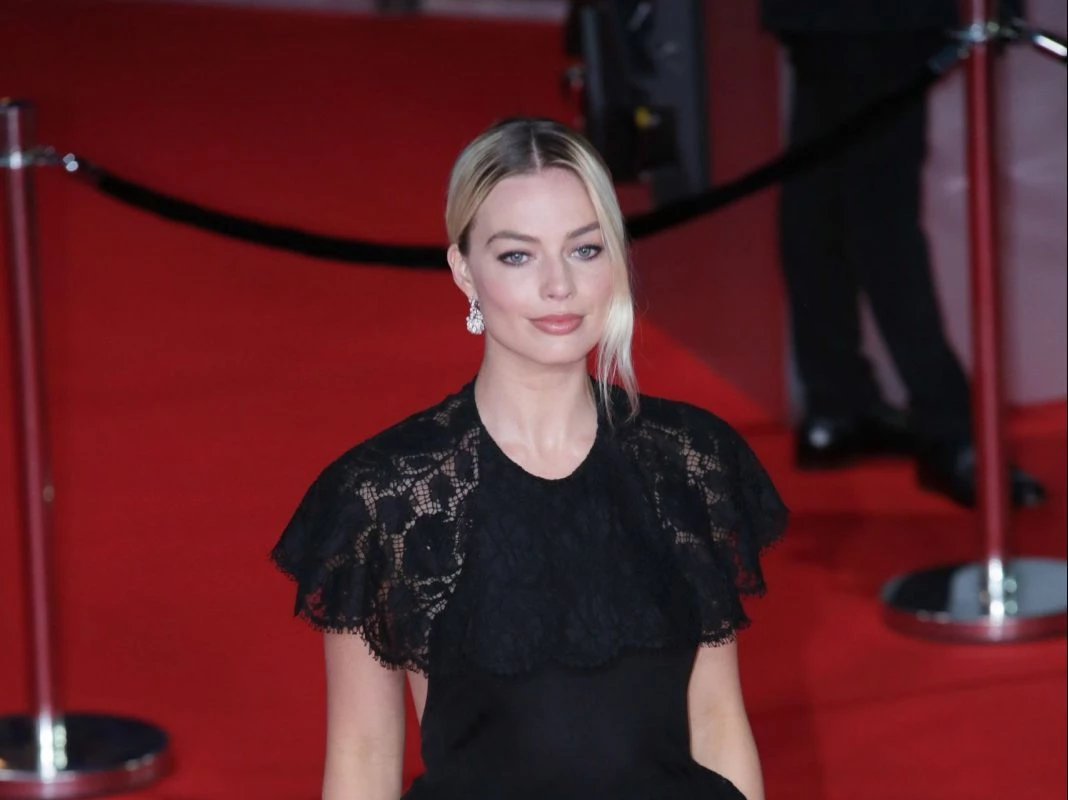 BAFTA 2020 | Τα καλύτερα μακιγιάζ και χτενίσματα και ό,τι μπορείς να αντιγράψεις ΤΩΡΑ - εικόνα 4