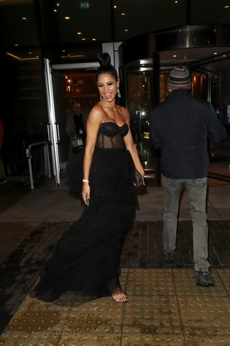 BRIT Awards 2020 | Oι εμφανίσεις στο κόκκινο χαλί των βραβείων - εικόνα 6