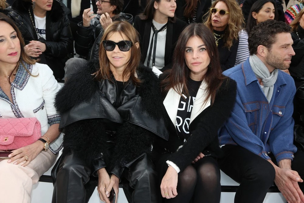 Chanel | Οι stylish front row καλεσμένοι της Virginie Viard που αξίζει να δεις - εικόνα 3