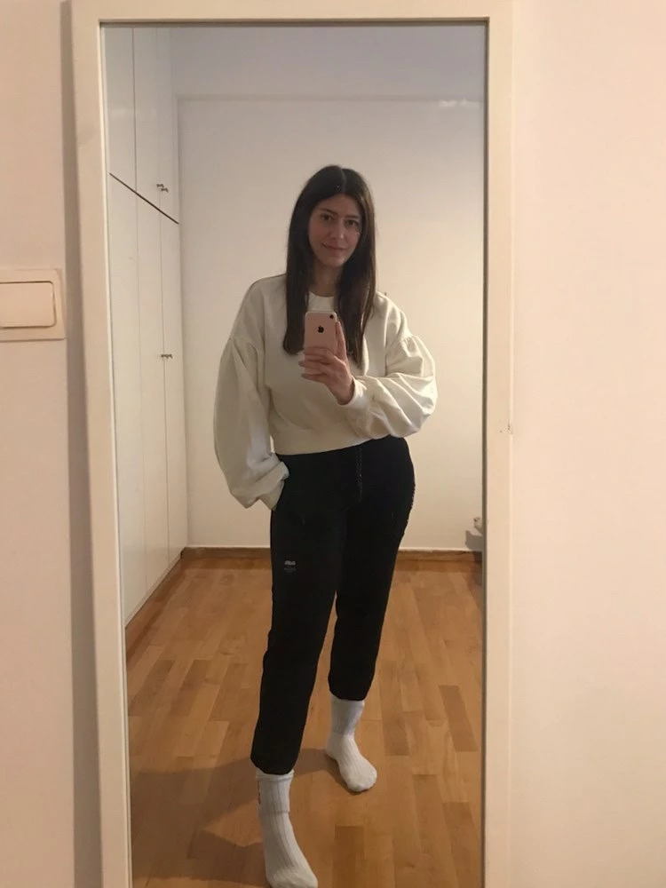 Οι top Ελληνίδες Influencers μας στέλνουν τα δικά τους "stay-at-home" outfits - εικόνα 3