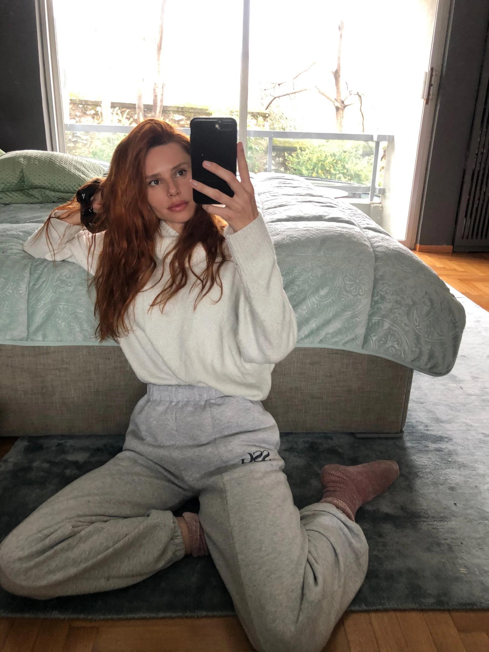 Οι top Ελληνίδες Influencers μας στέλνουν τα δικά τους "stay-at-home" outfits