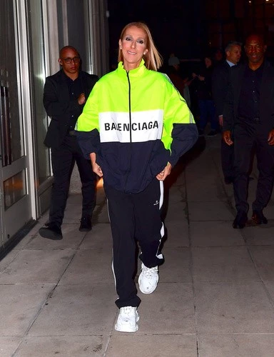Η Celine Dion απογείωσε τις τάσεις της άνοιξης με τα looks της - εικόνα 2
