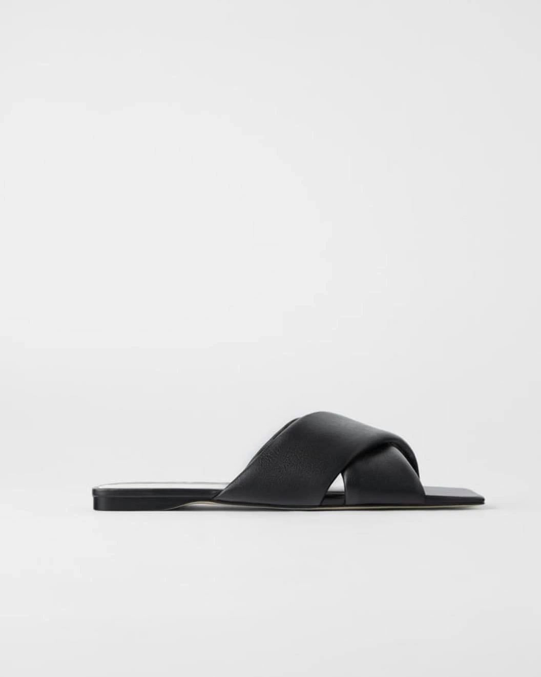 Φλατ παπούτσια από Zara, Mango και H&M που θα αναβαθμίσουν τις ανοιξιάτικες εμφανίσεις σου - εικόνα 5