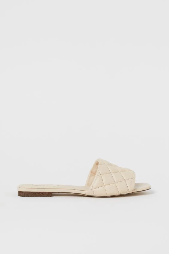 Φλατ παπούτσια από Zara, Mango και H&M που θα αναβαθμίσουν τις ανοιξιάτικες εμφανίσεις σου - εικόνα 2