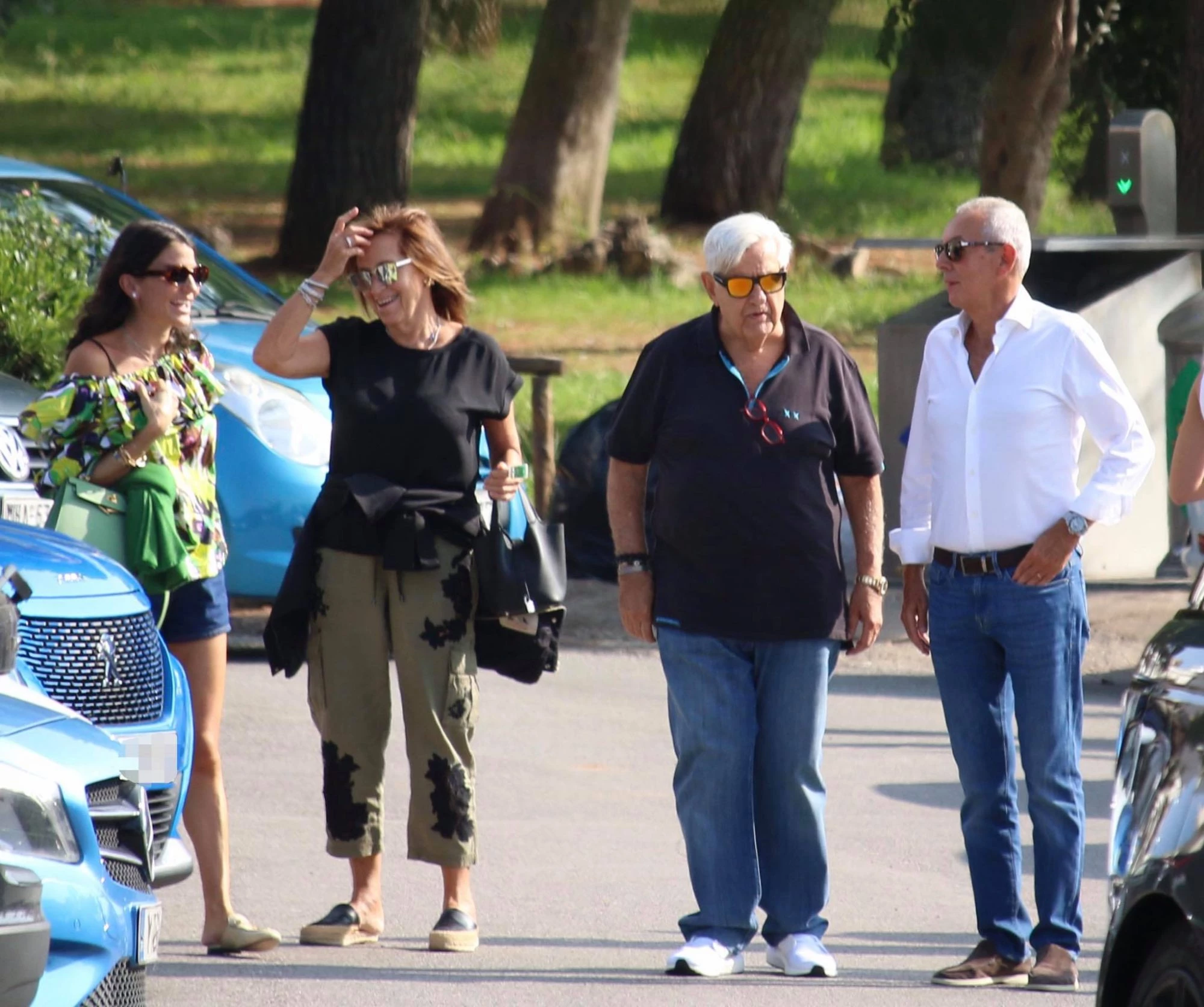 Δήμητρα Μέρμηγκα | Το casual outfit της 27χρονης στην πρόσφατη έξοδο με τον 64χρονο σύζυγό της