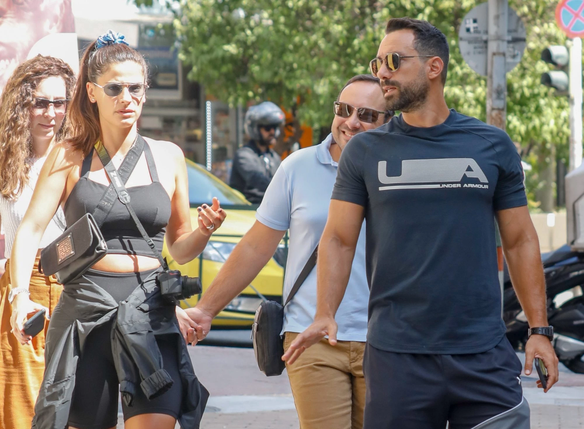 Χριστίνα Μπόμπα | Εντυπωσιακή με μαύρο crop top και κολάν μετά την αποκάλυψη ότι πήρε 7 κιλά