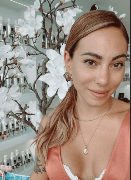 Νέο hair look για την Ευρυδίκη Βαλαβάνη | Έτσι έβαψε τα μαλλιά της