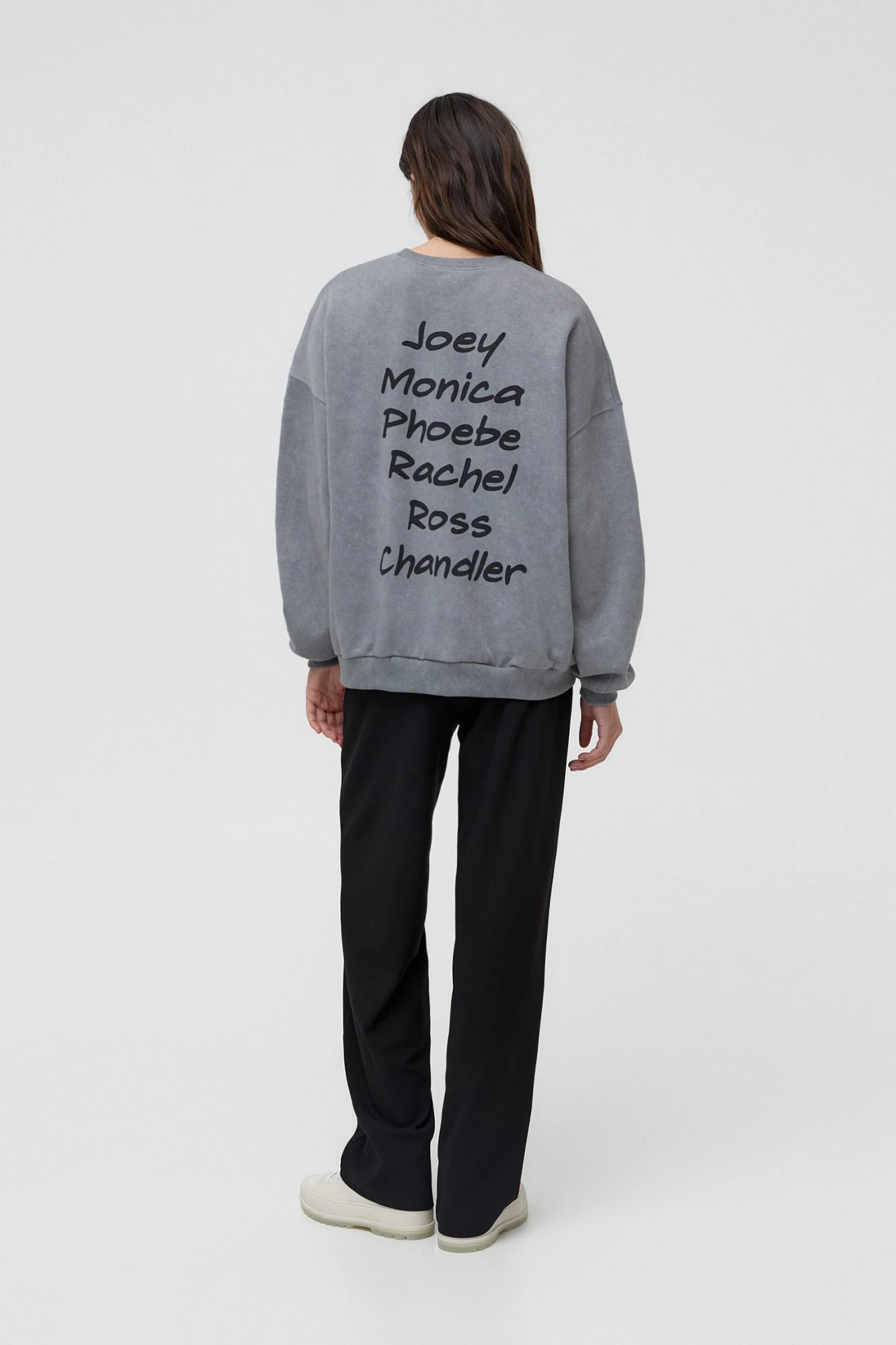 Pull & Bear X FRIENDS | Η καινούργια συλλογή με έμπνευση από τη δημοφιλή σειρά - εικόνα 3