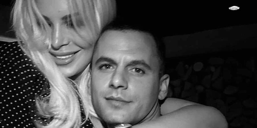 Η Κατερίνα Καινούργιου "λιώνει" στην αγκαλιά του Παναγιώτη Κουτσουμπή