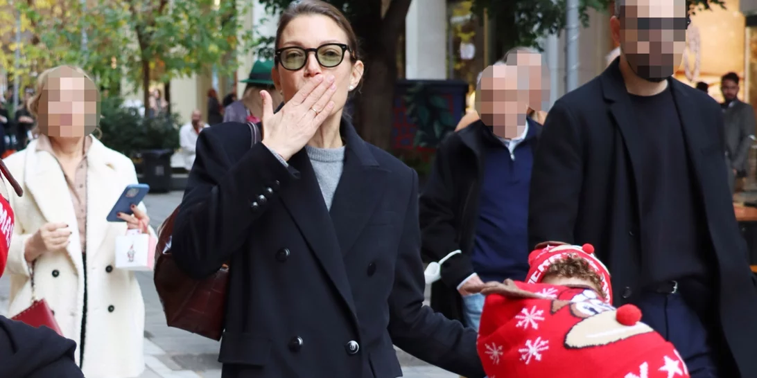 Βίκυ Καγιά | Για χριστουγεννιάτικη βόλτα στο κέντρο της Αθήνας με τα παιδιά της