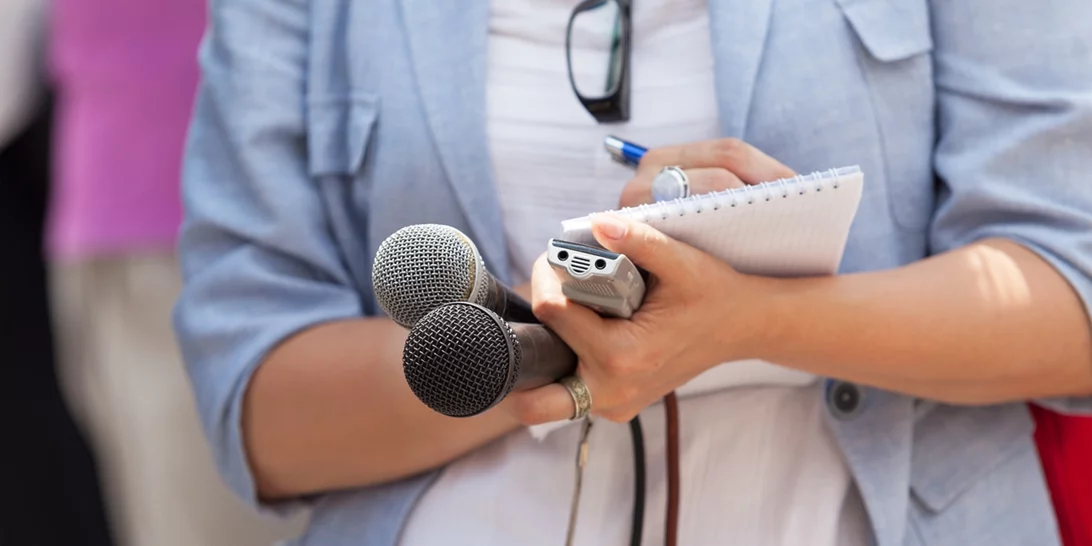 Δημοσιογράφος καταγγέλλει συνάδελφό της για σεξουαλική παρενόχληση