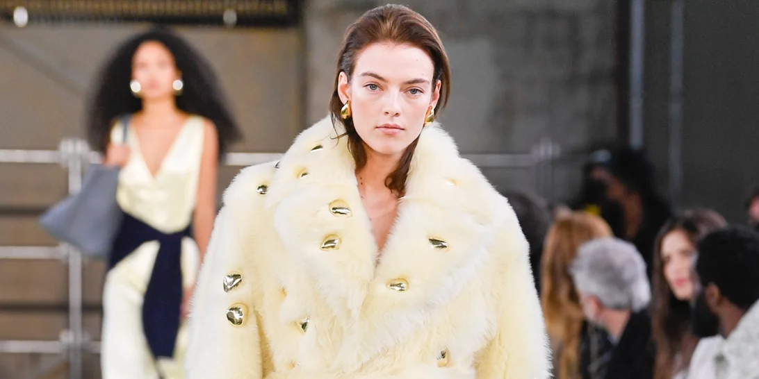 Οι κορυφαίες τάσεις της μόδας στα πανωφόρια για τη σεζόν Φθινόπωρο/Χειμώνας 2022-2023