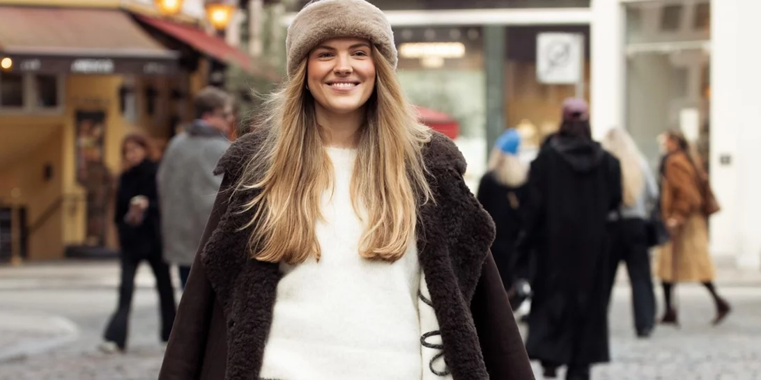 Αυτό είναι το πανωφόρι που φορούν όλες οι fashionistas όταν έχει πολύ κρύο και δεν είναι το παλτό