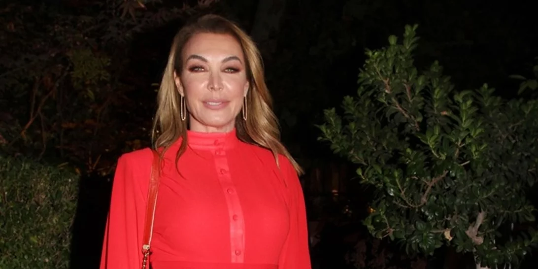 Τατιάνα Στεφανίδου | Με μάξι λευκό φόρεμα στο πλευρό του Νίκου Ευαγγελάτου - "Είναι το ωραιότερο ρούχο που έχω βάλει ποτέ"