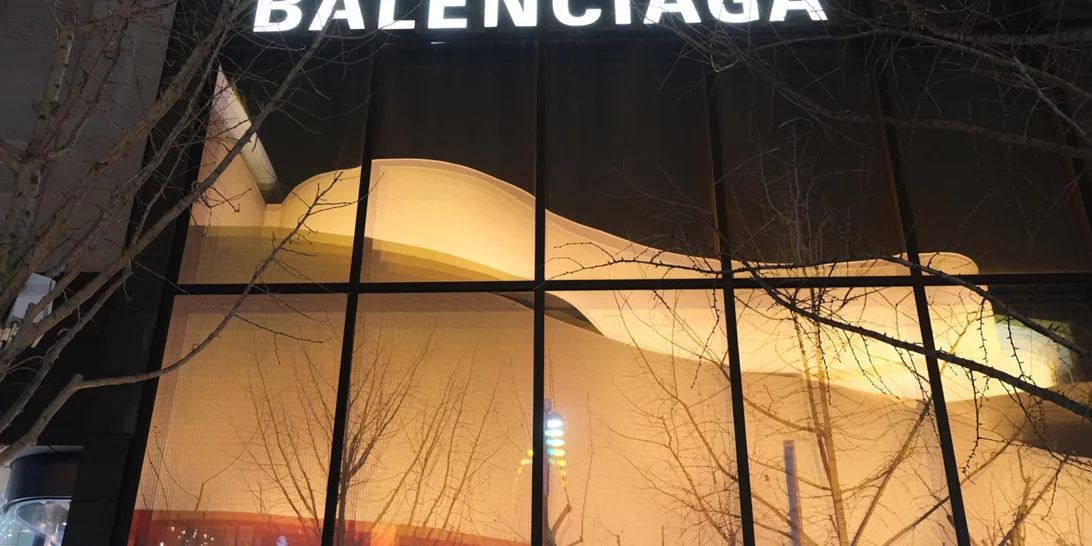 Balenciaga | Ο οίκος διέγραψε το Instagram feed του