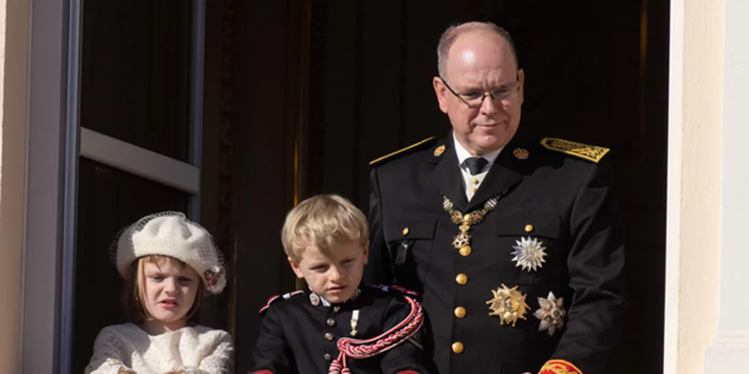 Tα τέσσερα παιδιά του Αλβέρτου, ποζάρουν για πρώτη φορά μαζί